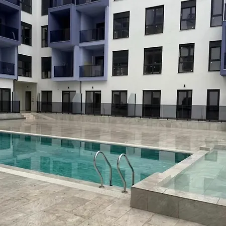 Modern With A Pool, 300 Meters From The Golem (Tirana)