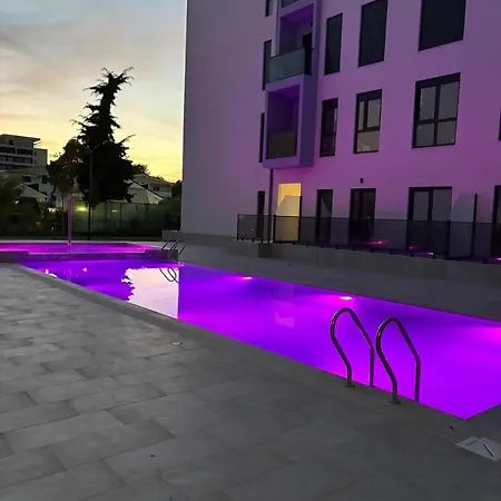 Modern With A Pool, 300 Meters From The Appartement