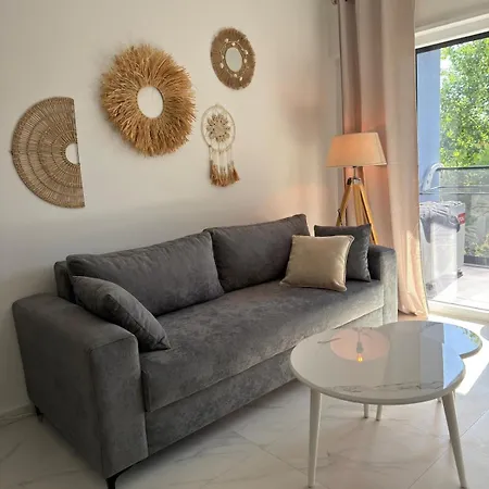 Modern With A Pool, 300 Meters From The Appartement