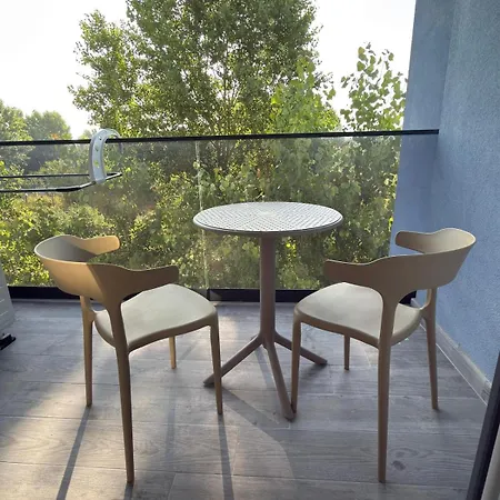 Modern With A Pool, 300 Meters From The Golem (Tirana)