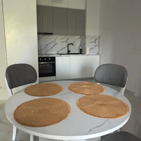 Modern With A Pool, 300 Meters From The Appartement